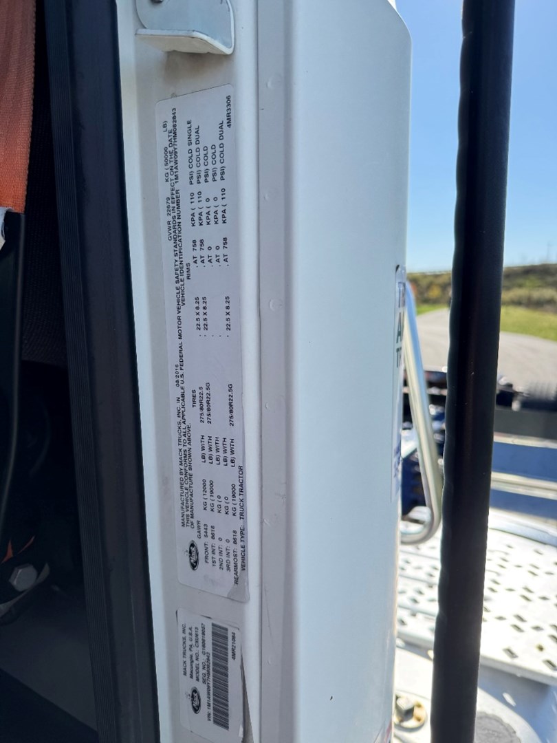 2017 MACK CXU613 - USED TRUCKS DAY CAB - image 19